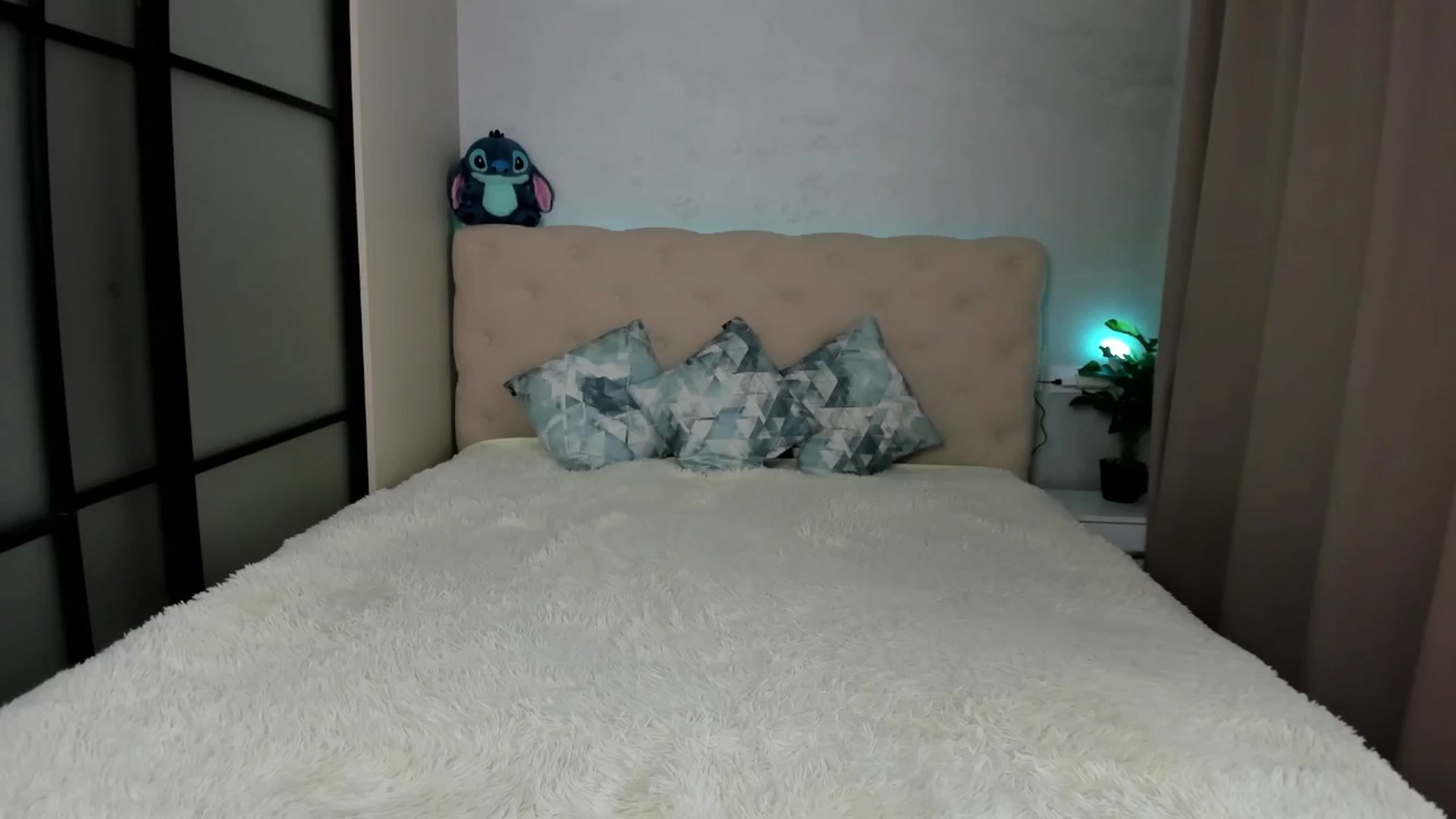 Gallery image thumbnail from M_Secret's myfreecams stream on, 08/03/2025, 05:26 image 14 of 20