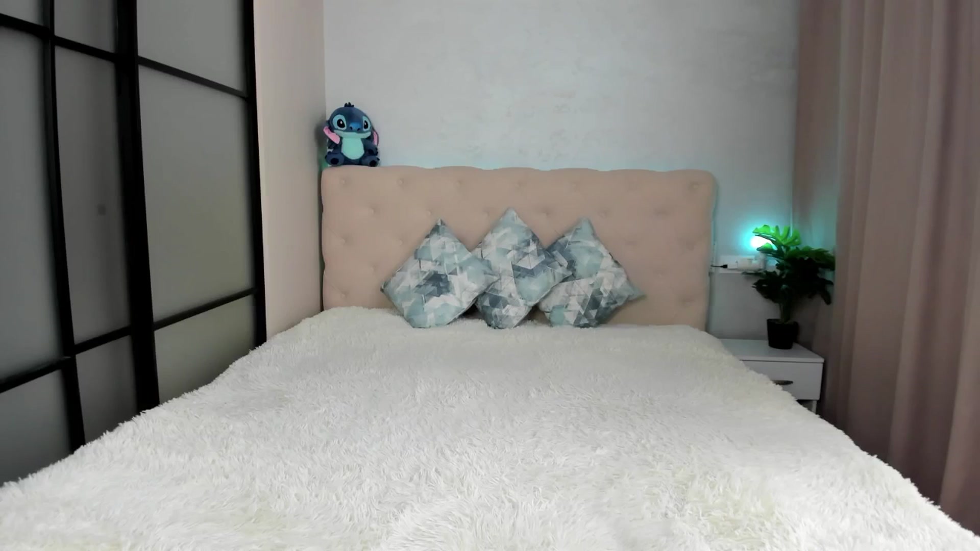 Gallery image thumbnail from M_Secret's myfreecams stream on, 08/06/2025, 05:39 image 17 of 20
