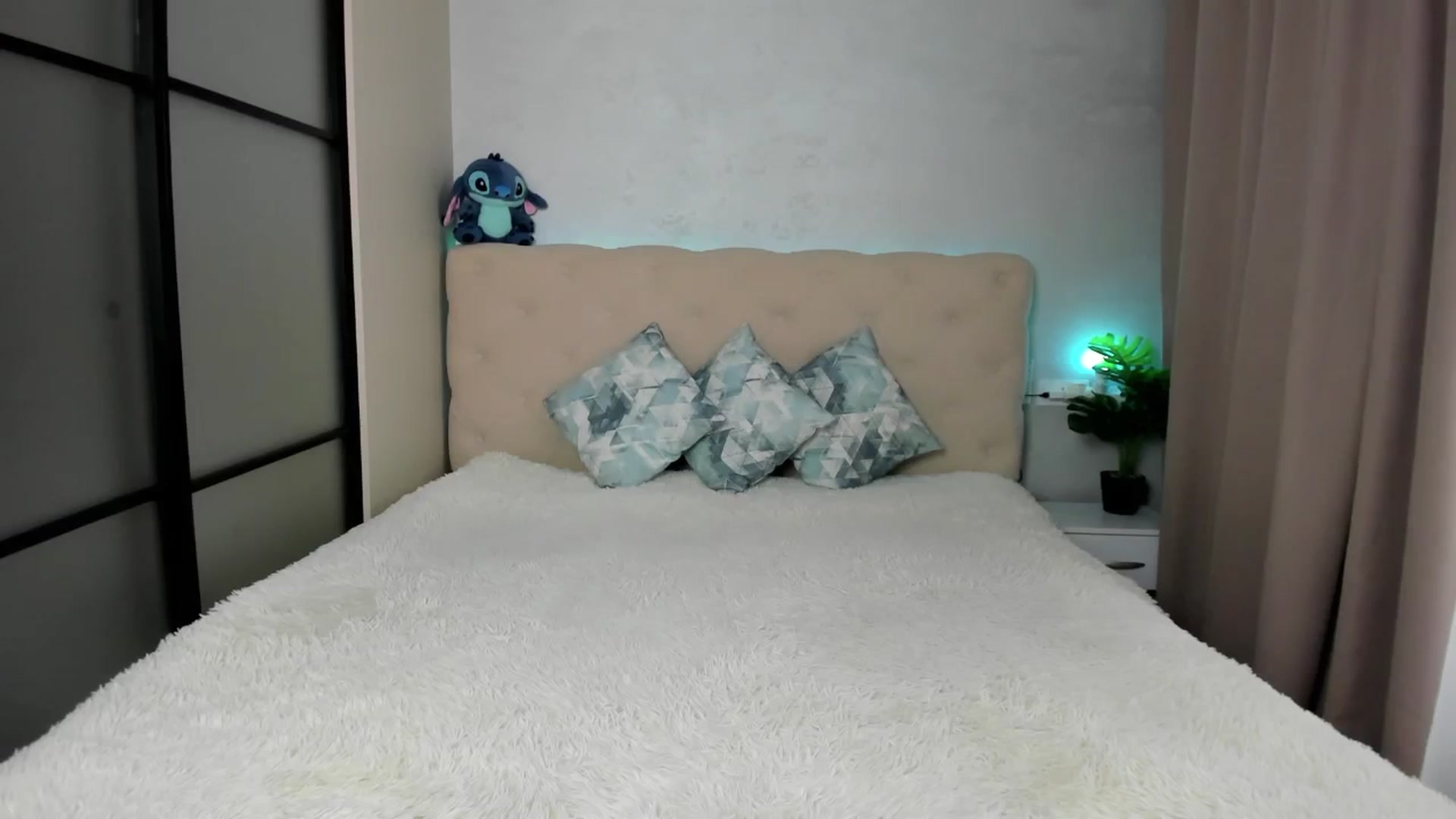 Gallery image thumbnail from M_Secret's myfreecams stream on, 08/11/2025, 05:36 image 17 of 20