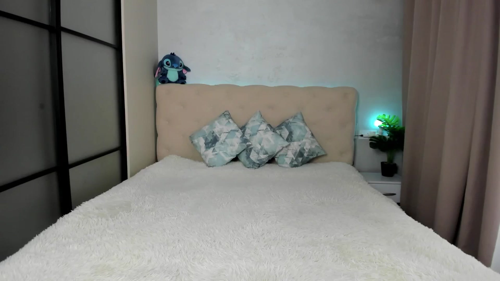 Gallery image thumbnail from M_Secret's myfreecams stream on, 08/11/2025, 05:36 image 7 of 20