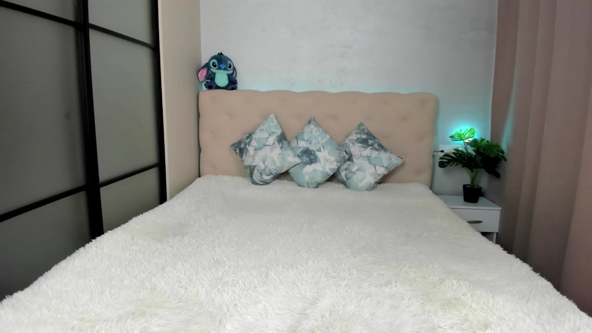 Gallery image thumbnail from M_Secret's myfreecams stream on, 08/28/2025, 06:12 image 10 of 20