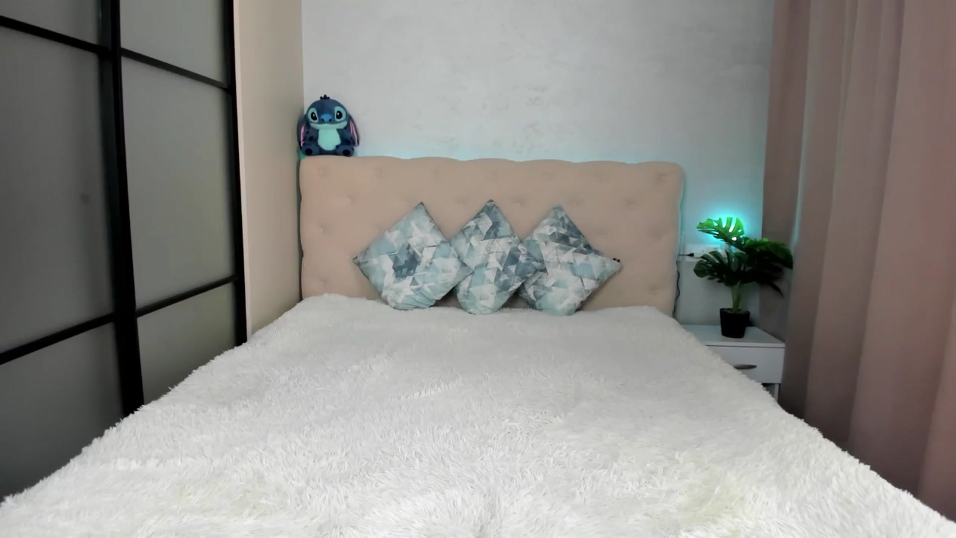 Gallery image thumbnail from M_Secret's myfreecams stream on, 09/03/2025, 05:53 image 8 of 20