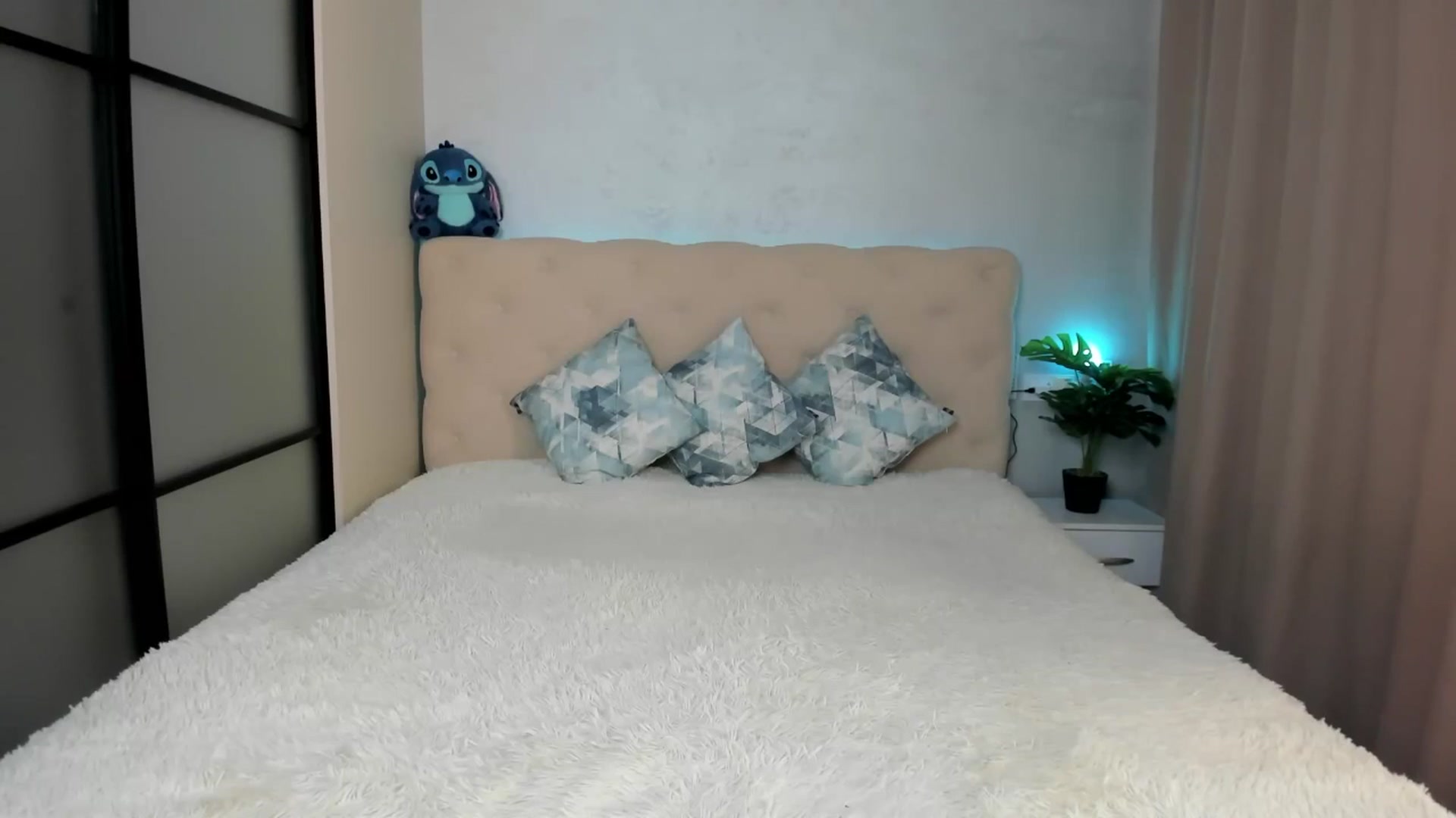 Gallery image thumbnail from M_Secret's myfreecams stream on, 09/25/2025, 04:46 image 17 of 20