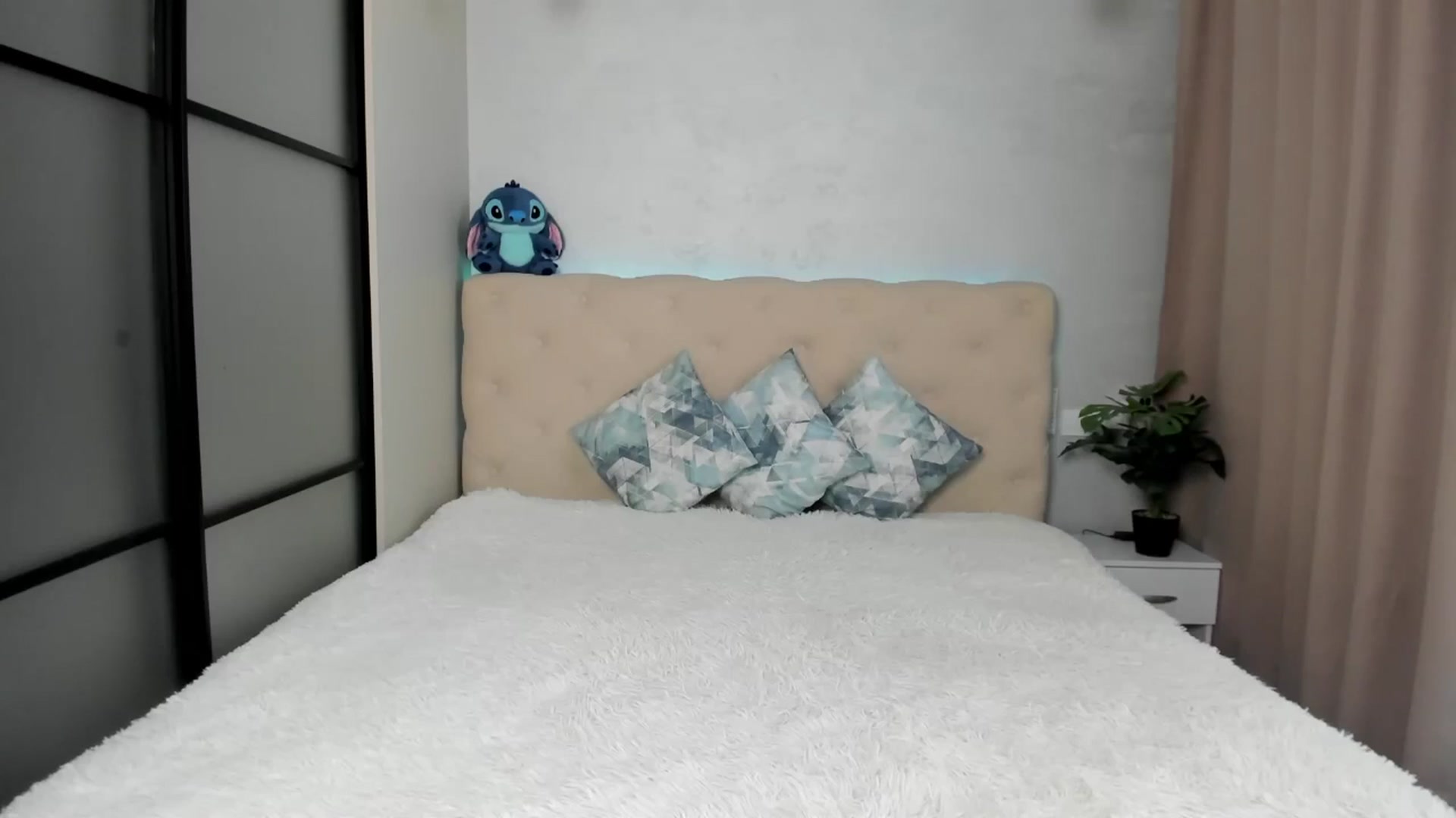 Gallery image thumbnail from M_Secret's myfreecams stream on, 01/05/2026, 07:30 image 14 of 20