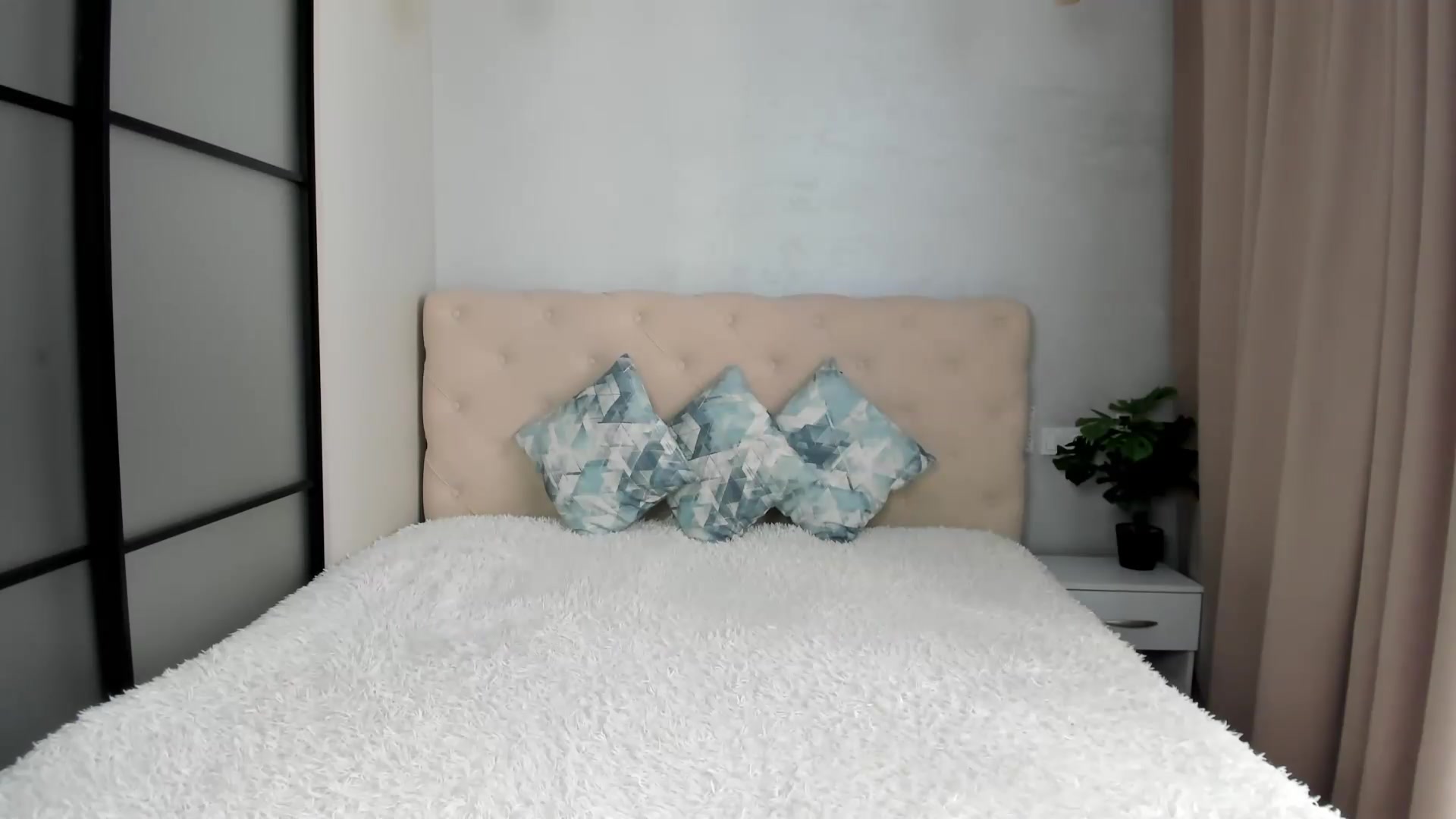 Gallery image thumbnail from M_Secret's myfreecams stream on, 08/29/2026, 05:03 image 16 of 20