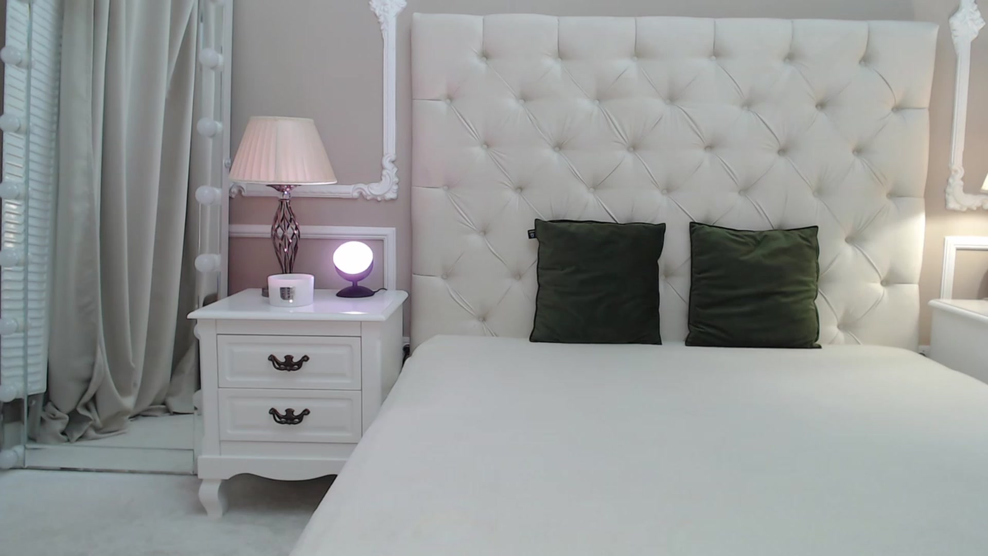Gallery image thumbnail from M_i_k_aa's myfreecams stream on, 02/20/2023, 20:56 image 5 of 20