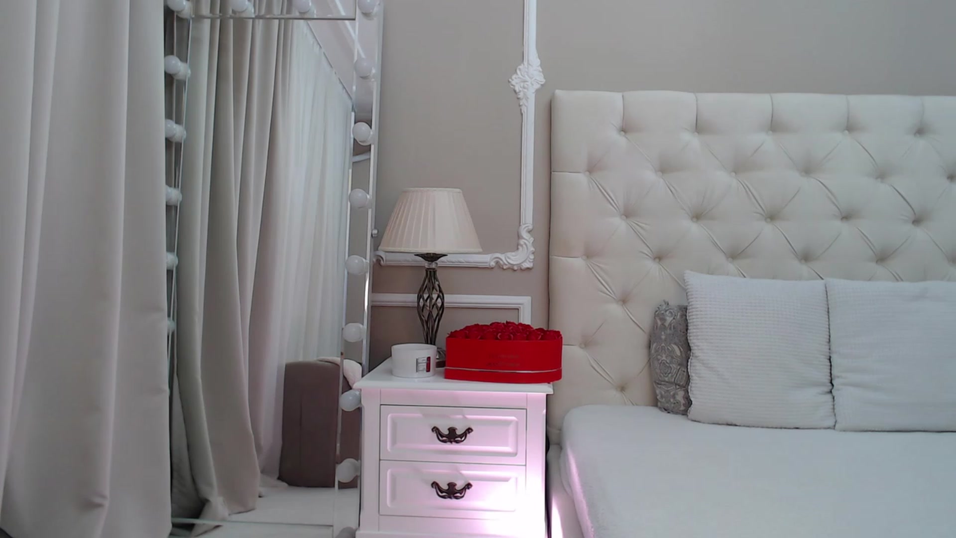Gallery image thumbnail from M_i_k_aa's myfreecams stream on, 03/22/2023, 20:35 image 20 of 20