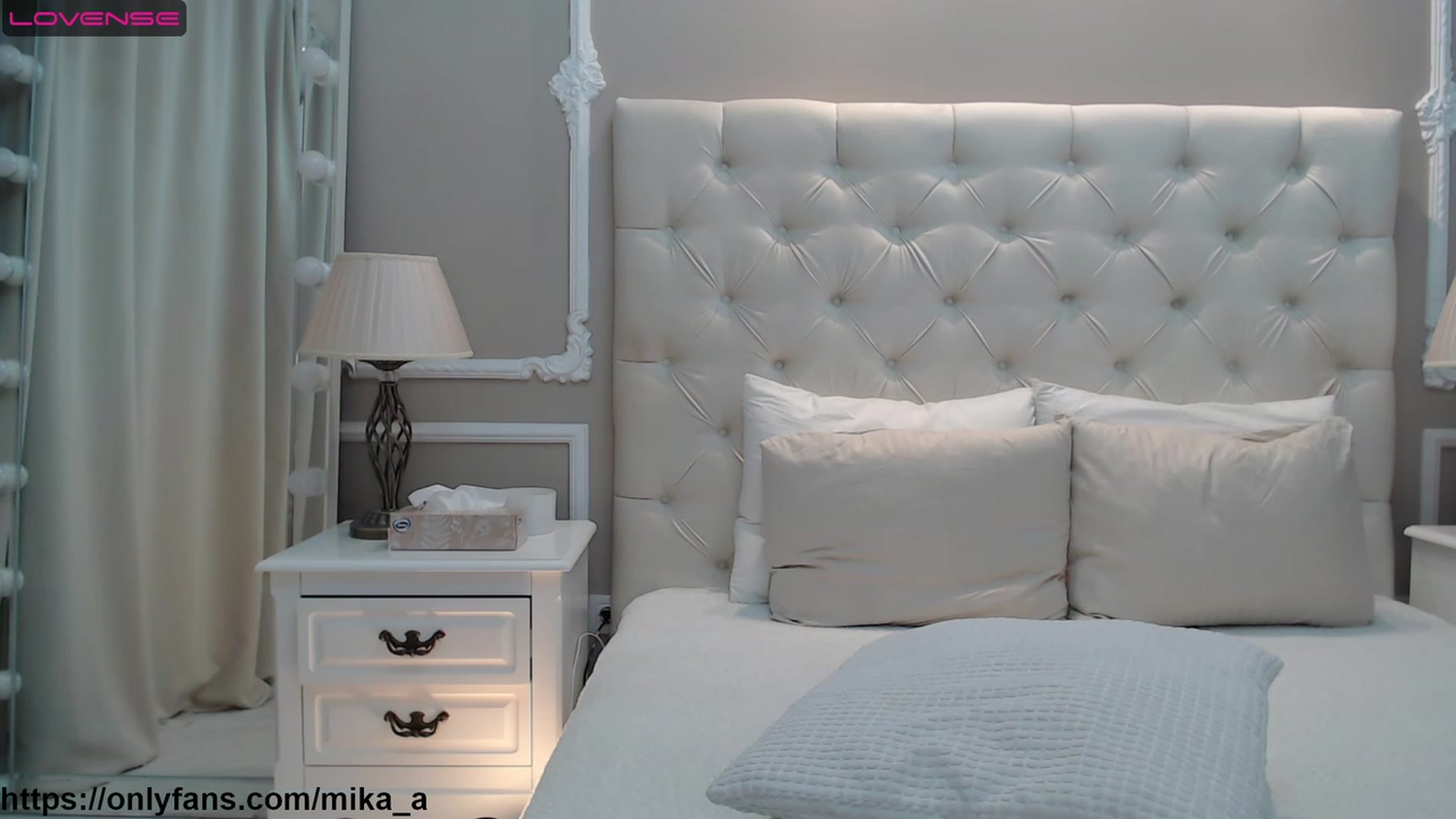 Gallery image thumbnail from M_i_k_aa's myfreecams stream on, 05/31/2023, 22:17 image 14 of 20