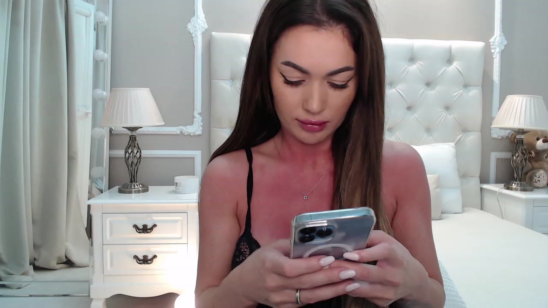 Gallery image thumbnail from M_i_k_aa's myfreecams stream on, 06/20/2023, 23:38 image 12 of 20