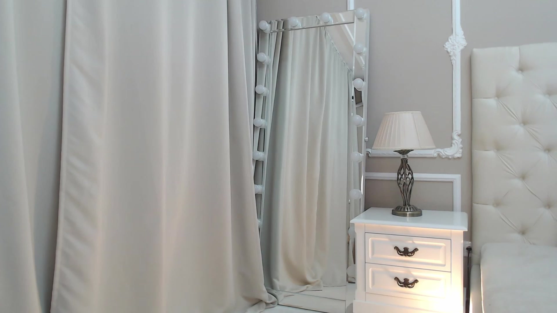 Gallery image thumbnail from M_i_k_aa's myfreecams stream on, 09/13/2023, 19:47 image 11 of 20