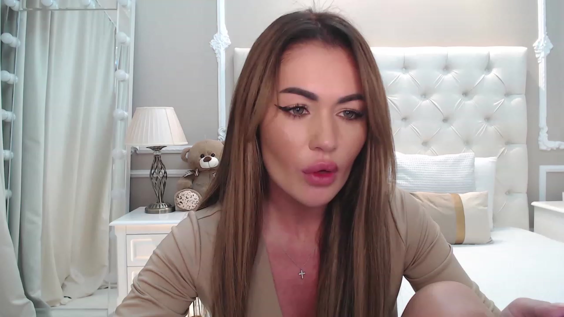 Gallery image thumbnail from M_i_k_aa's myfreecams stream on, 09/25/2023, 23:44 image 11 of 20