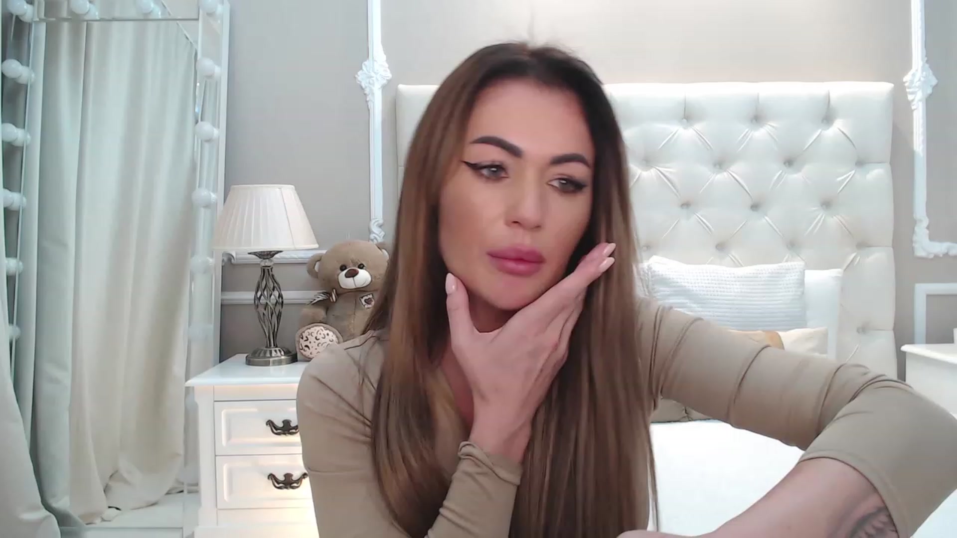 Gallery image thumbnail from M_i_k_aa's myfreecams stream on, 09/25/2023, 23:44 image 12 of 20