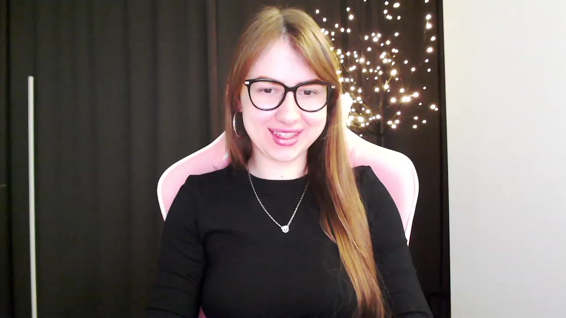 Gallery image thumbnail from Ma_Ry_Me's myfreecams stream on, 01/29/2023, 04:22 image 3 of 20