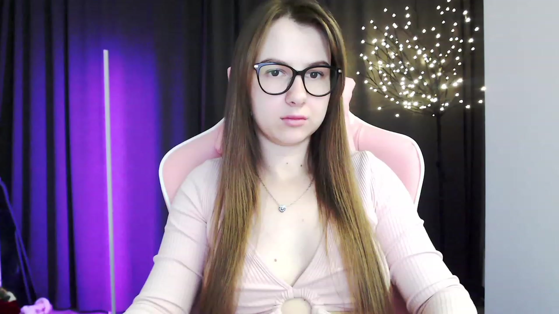 Gallery image thumbnail from Ma_Ry_Me's myfreecams stream on, 02/05/2023, 03:50 image 16 of 20