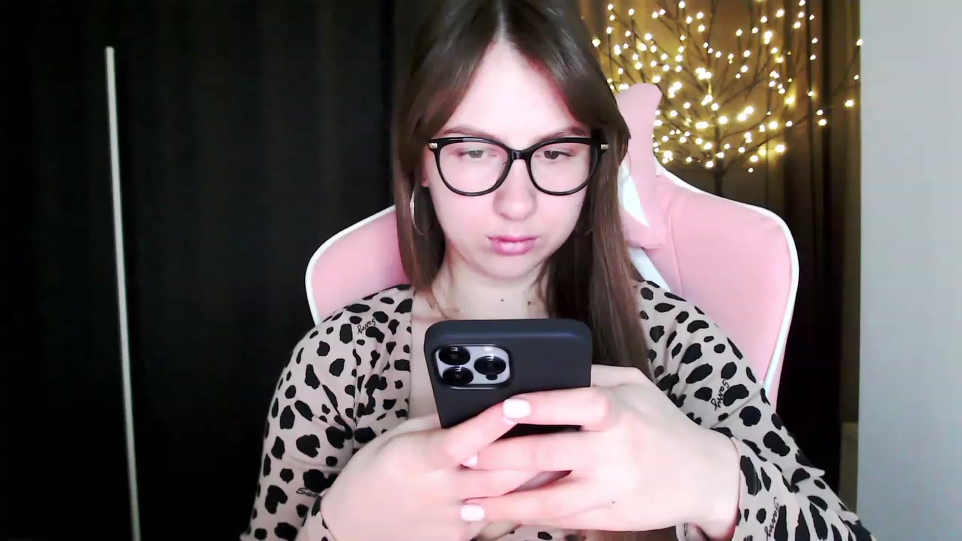 Gallery image thumbnail from Ma_Ry_Me's myfreecams stream on, 02/06/2023, 03:05 image 17 of 20