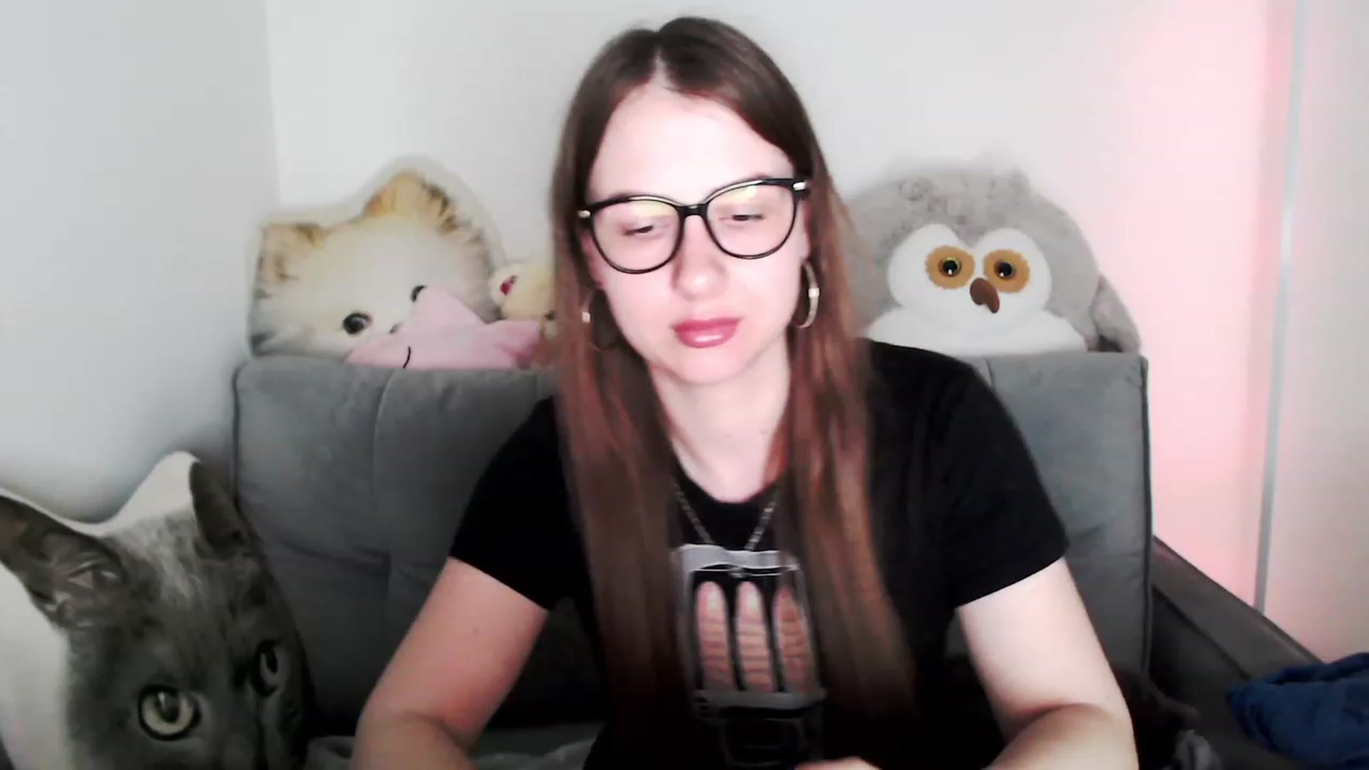Gallery image thumbnail from Ma_Ry_Me's myfreecams stream on, 05/01/2023, 23:27 image 3 of 20
