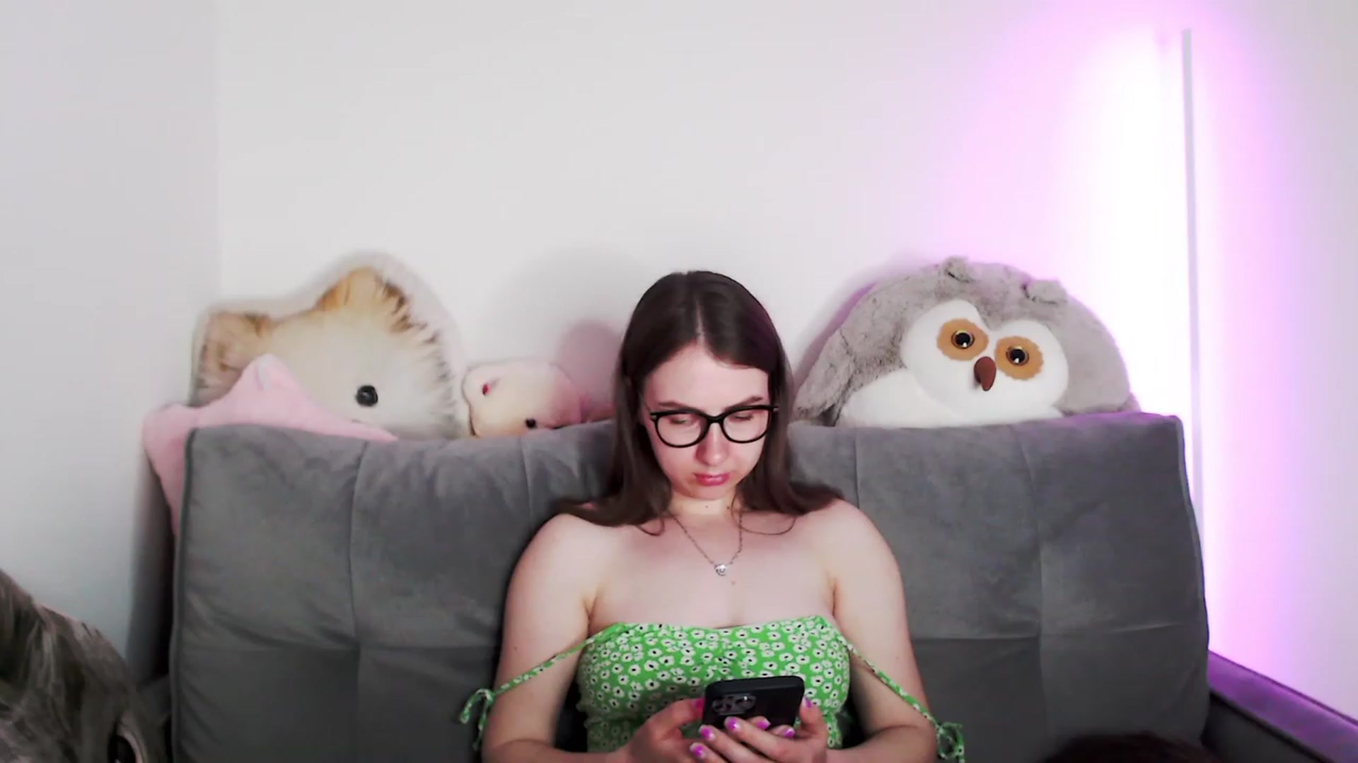 Gallery image thumbnail from Ma_Ry_Me's myfreecams stream on, 05/19/2023, 24:01 image 15 of 20
