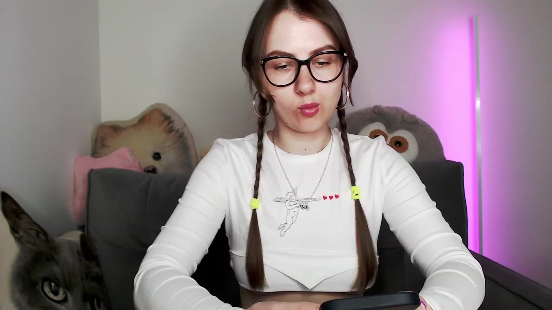 Gallery image thumbnail from Ma_Ry_Me's myfreecams stream on, 05/21/2023, 16:17 image 14 of 20