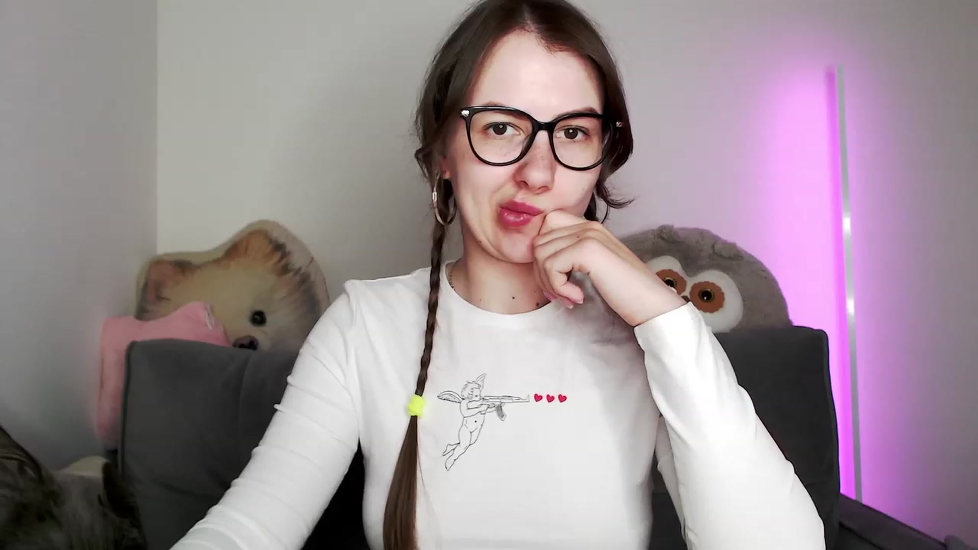 Gallery image thumbnail from Ma_Ry_Me's myfreecams stream on, 05/21/2023, 17:30 image 3 of 20