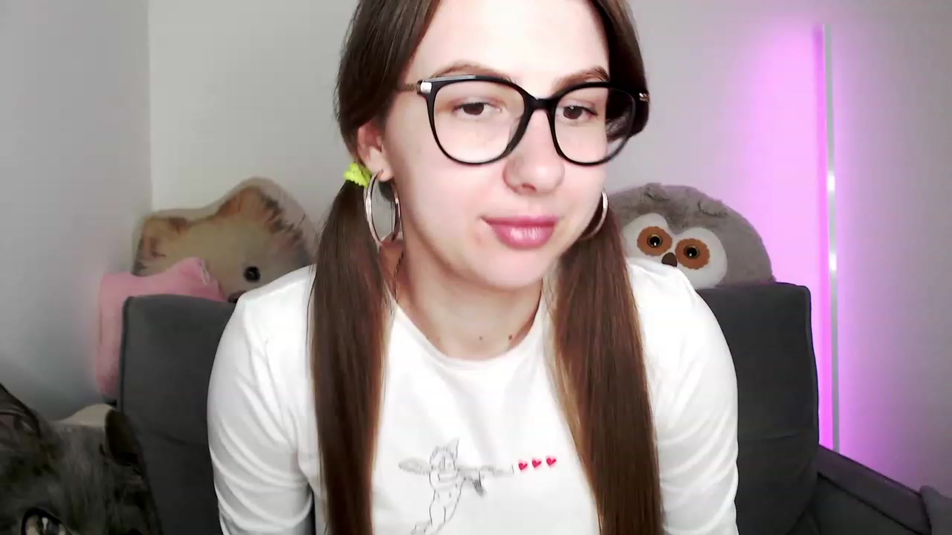 Gallery image thumbnail from Ma_Ry_Me's myfreecams stream on, 05/21/2023, 17:30 image 13 of 20