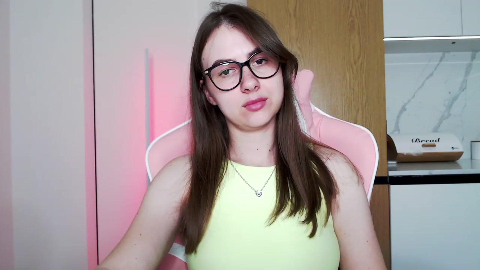 Gallery image thumbnail from Ma_Ry_Me's myfreecams stream on, 06/15/2023, 01:06 image 14 of 20