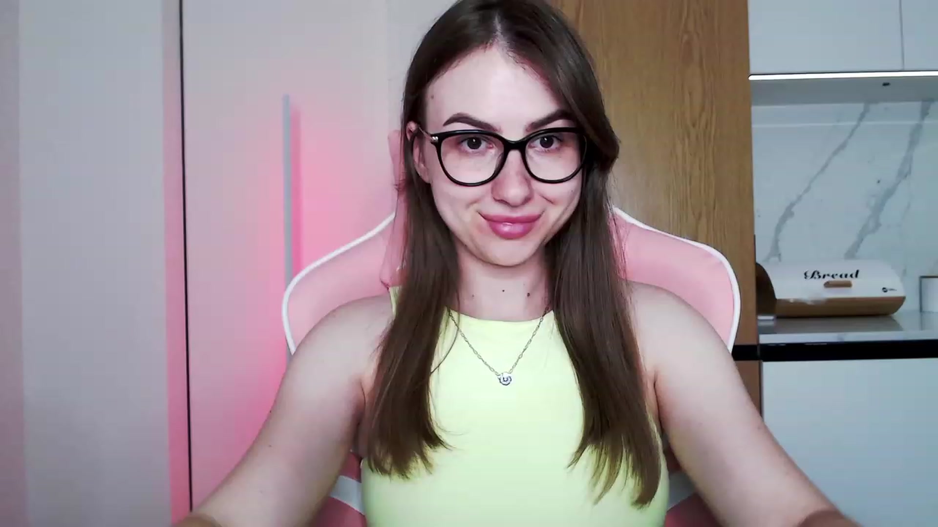 Gallery image thumbnail from Ma_Ry_Me's myfreecams stream on, 06/15/2023, 01:06 image 13 of 20
