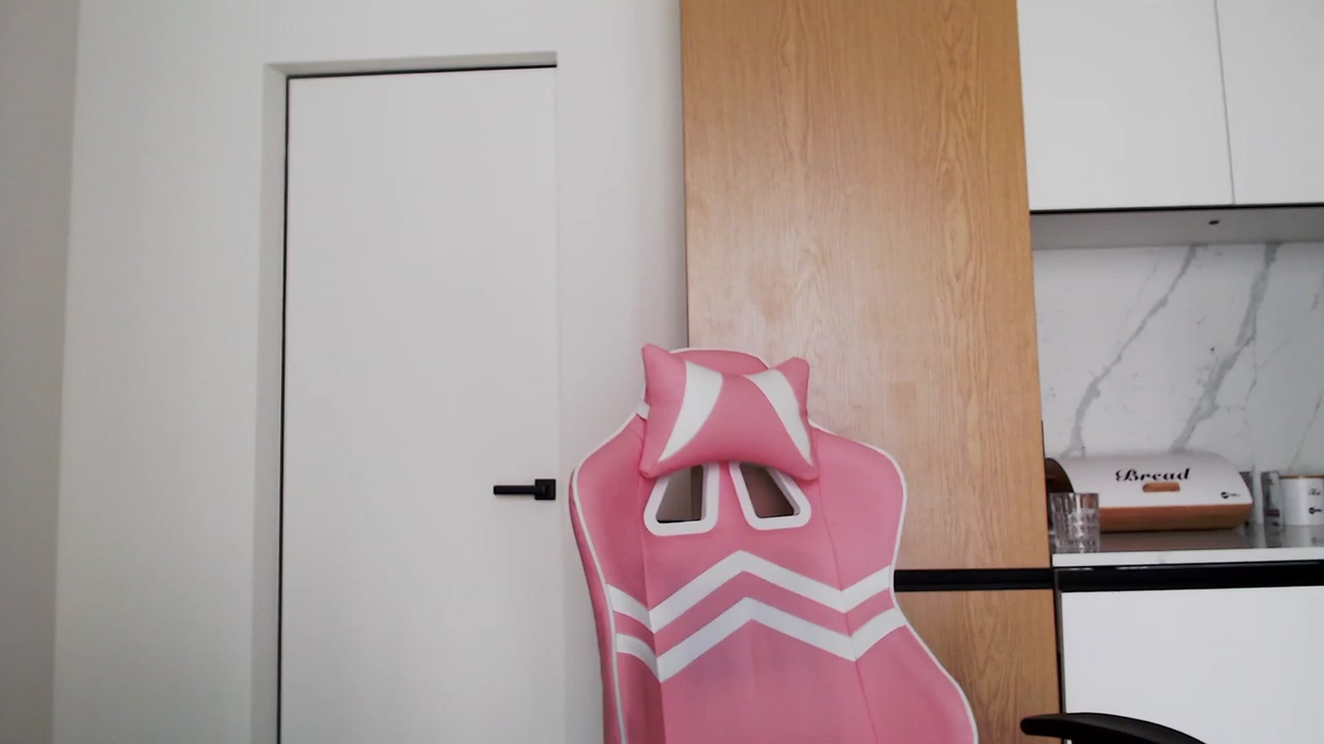 Gallery image thumbnail from Ma_Ry_Me's myfreecams stream on, 06/16/2023, 12:58 image 9 of 20