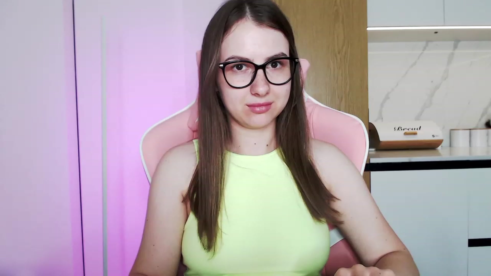 Gallery image thumbnail from Ma_Ry_Me's myfreecams stream on, 06/18/2023, 18:28 image 19 of 20