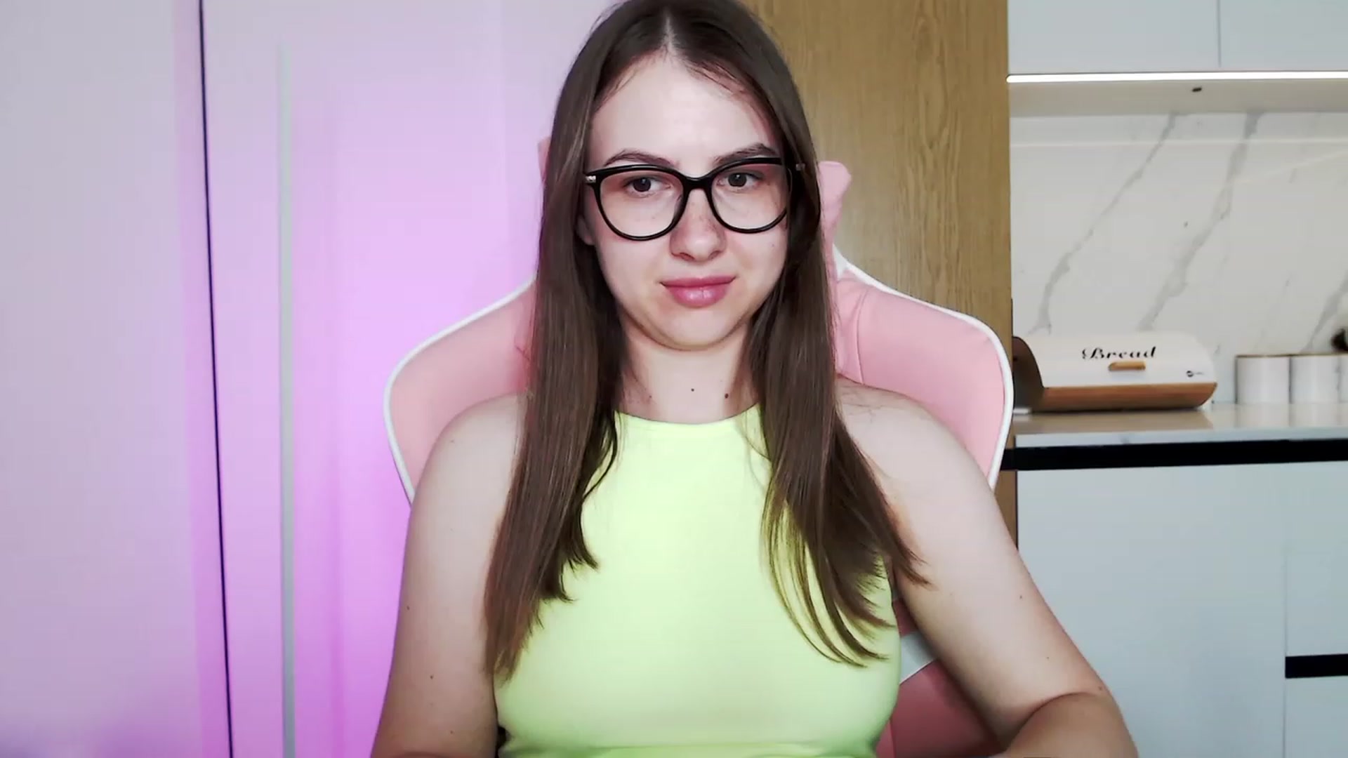 Gallery image thumbnail from Ma_Ry_Me's myfreecams stream on, 06/18/2023, 18:28 image 18 of 20