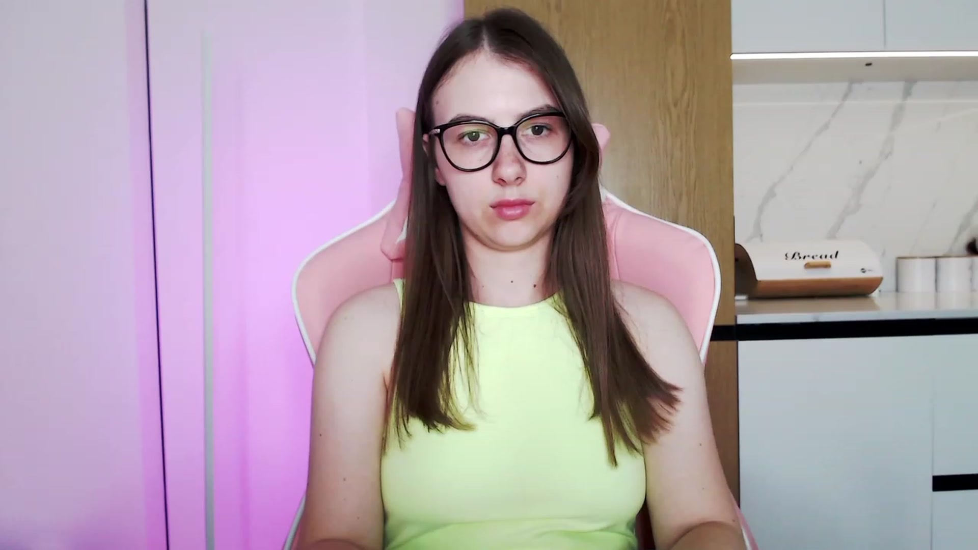 Gallery image thumbnail from Ma_Ry_Me's myfreecams stream on, 06/18/2023, 18:28 image 7 of 20