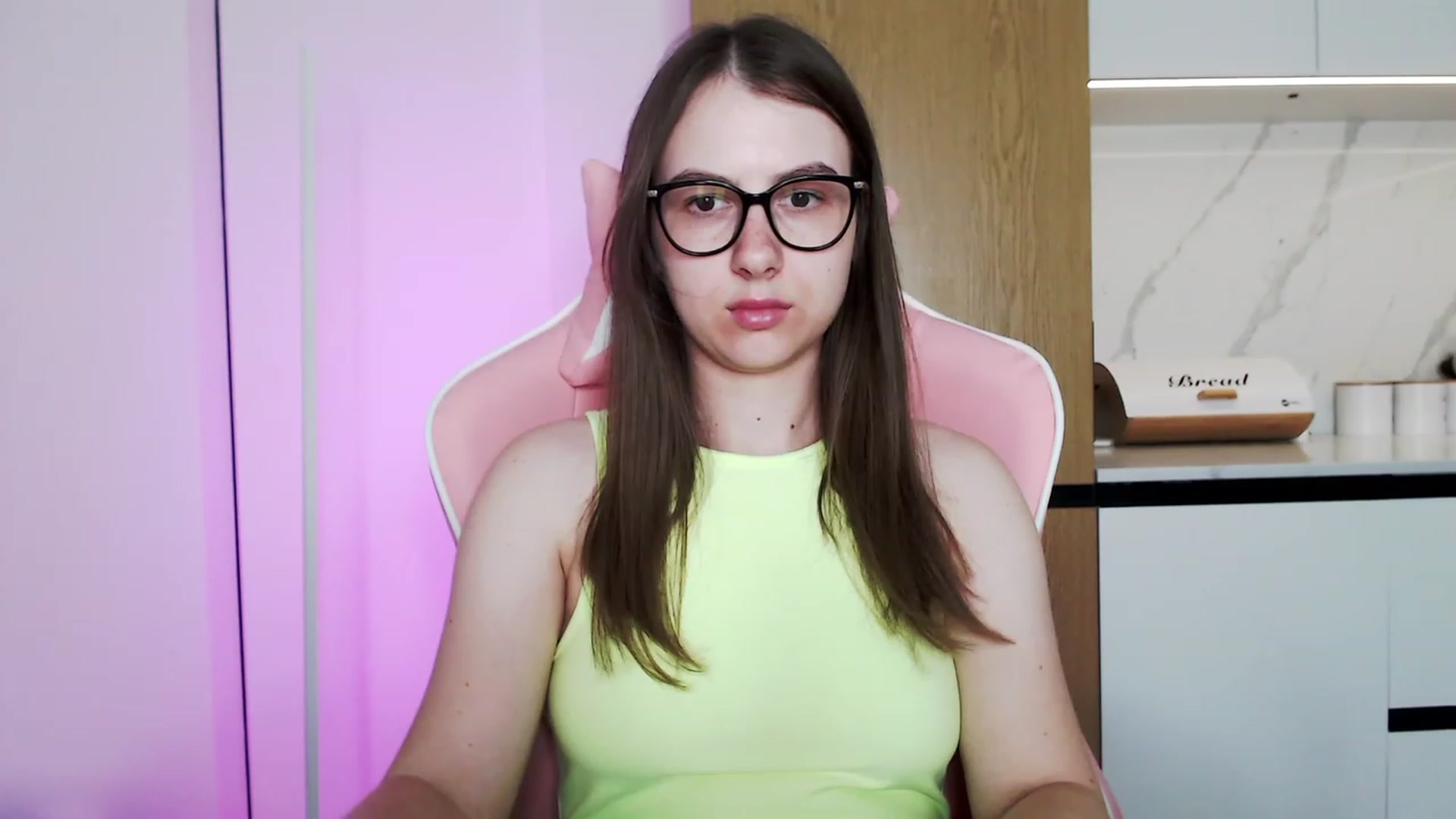 Gallery image thumbnail from Ma_Ry_Me's myfreecams stream on, 06/18/2023, 18:28 image 12 of 20