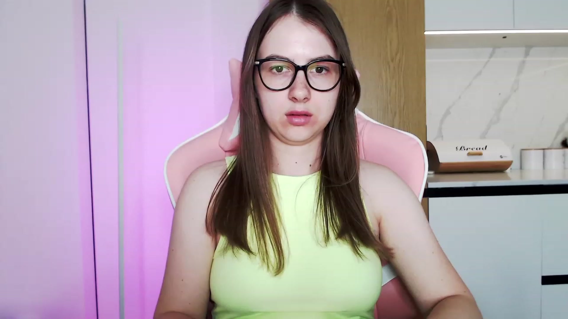 Gallery image thumbnail from Ma_Ry_Me's myfreecams stream on, 06/18/2023, 18:28 image 15 of 20