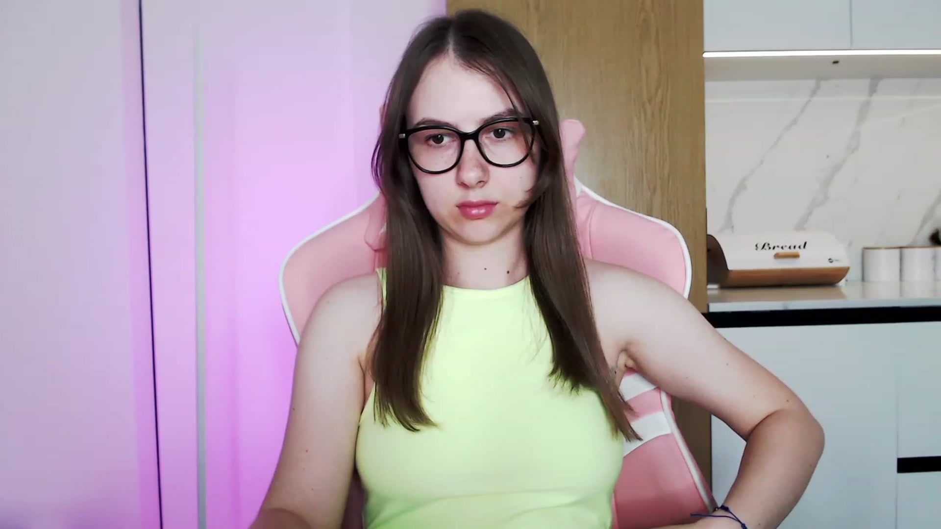 Gallery image thumbnail from Ma_Ry_Me's myfreecams stream on, 06/18/2023, 18:28 image 8 of 20