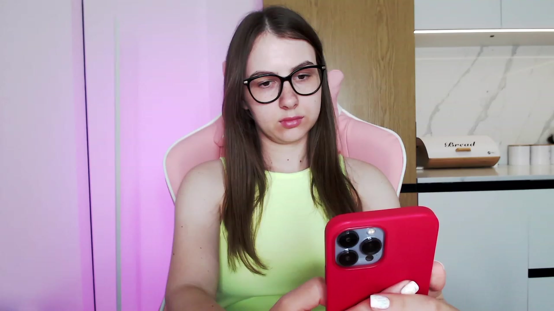 Gallery image thumbnail from Ma_Ry_Me's myfreecams stream on, 06/18/2023, 18:28 image 11 of 20