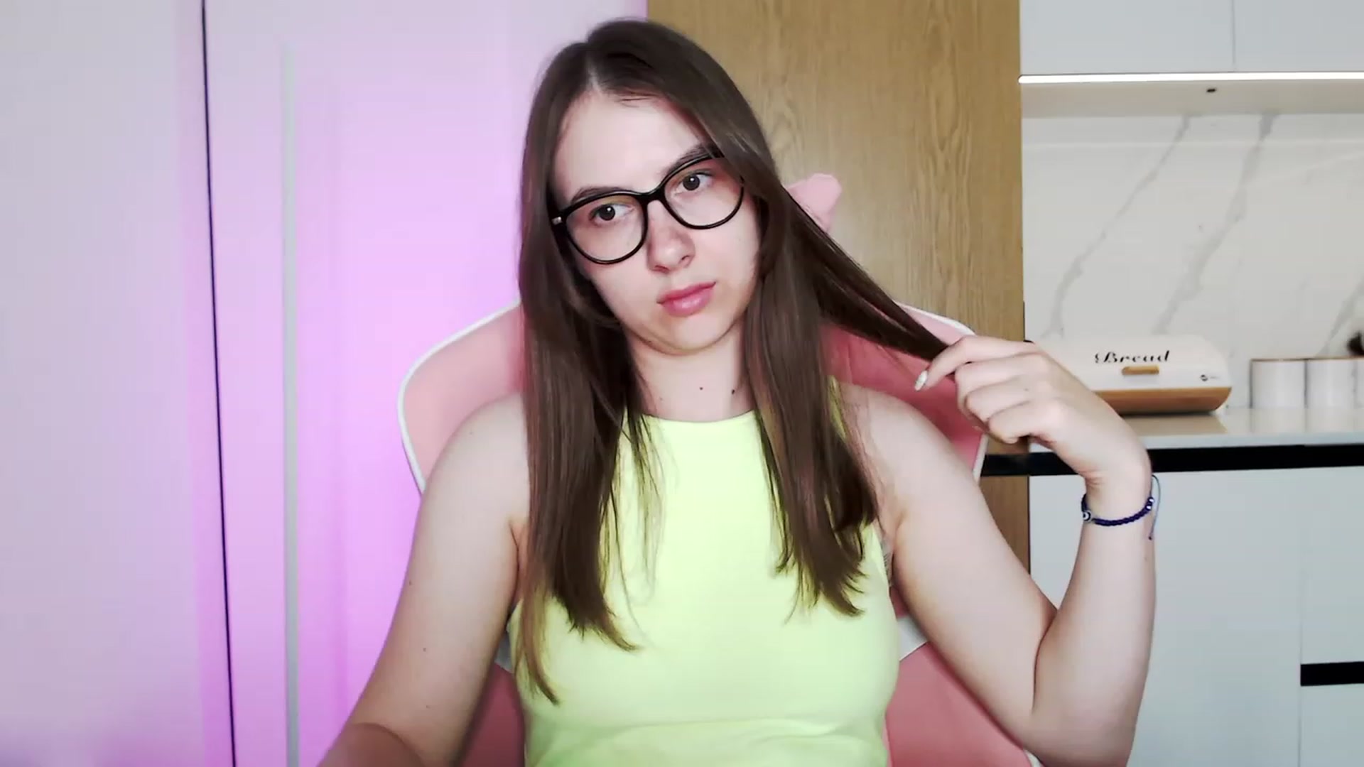 Gallery image thumbnail from Ma_Ry_Me's myfreecams stream on, 06/18/2023, 18:28 image 3 of 20