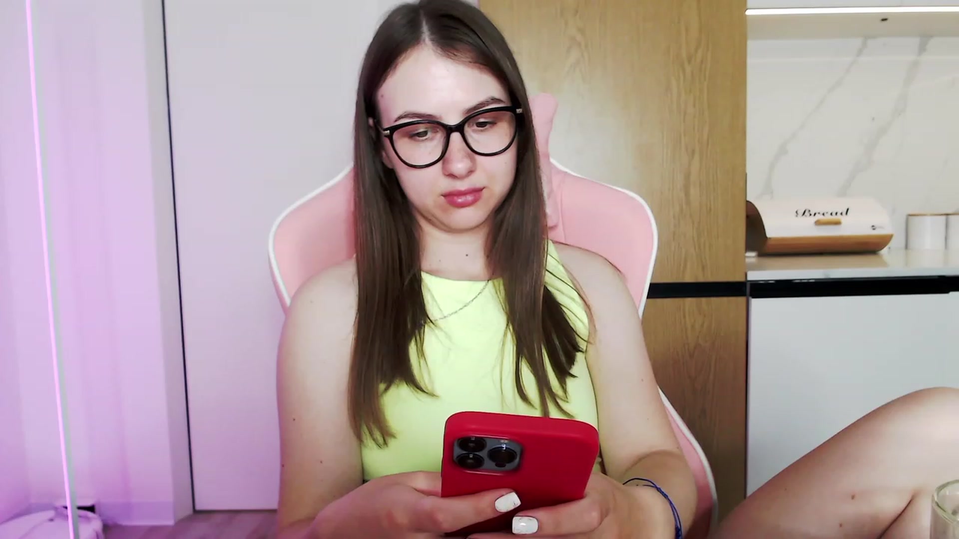 Gallery image thumbnail from Ma_Ry_Me's myfreecams stream on, 06/18/2023, 19:05 image 14 of 20