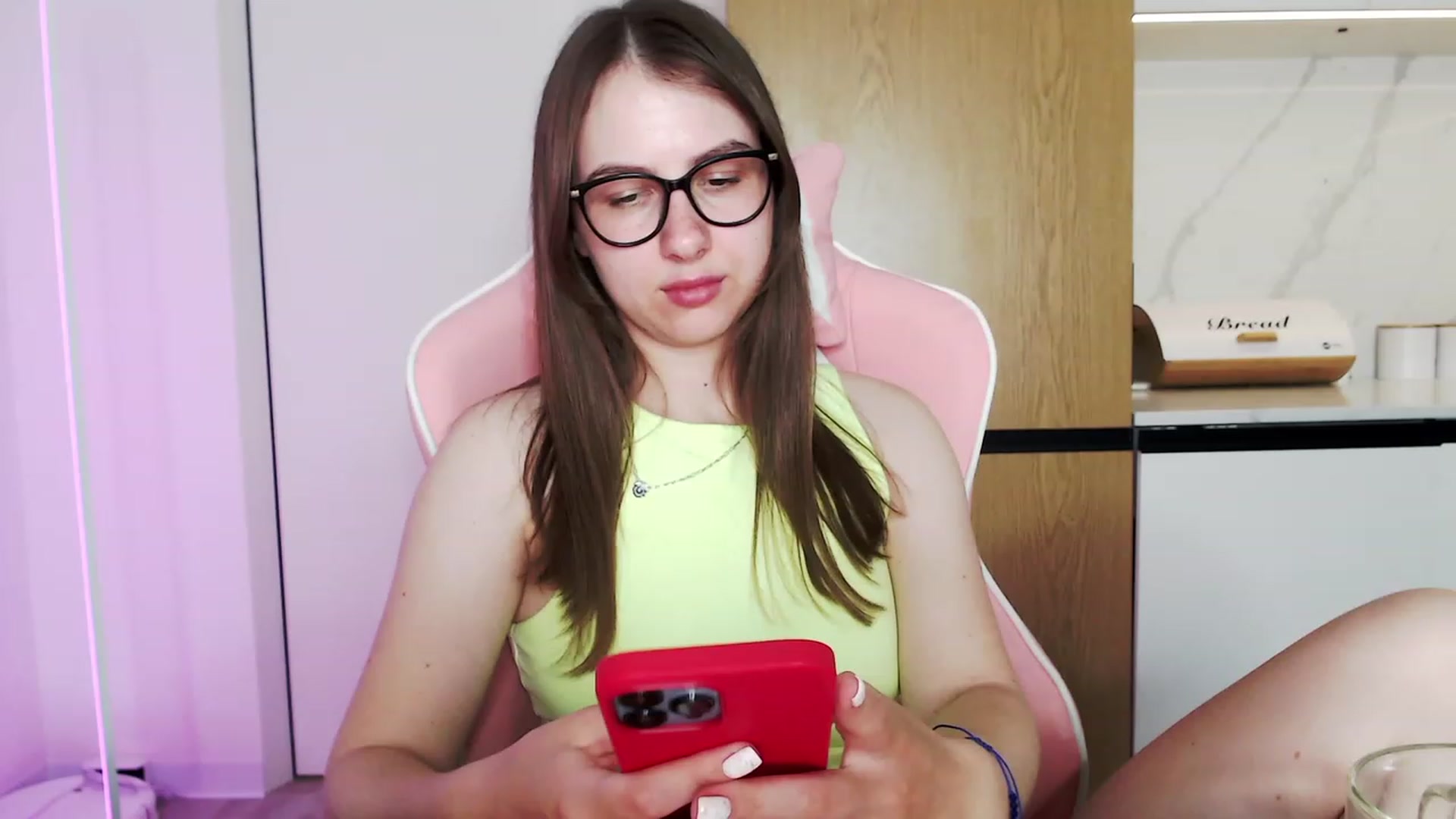 Gallery image thumbnail from Ma_Ry_Me's myfreecams stream on, 06/18/2023, 19:05 image 19 of 20