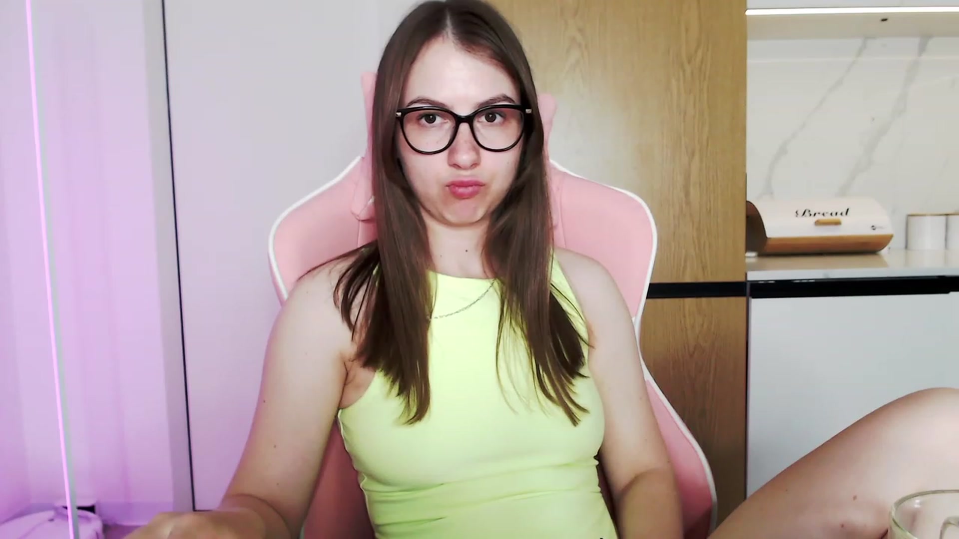 Gallery image thumbnail from Ma_Ry_Me's myfreecams stream on, 06/18/2023, 19:05 image 18 of 20