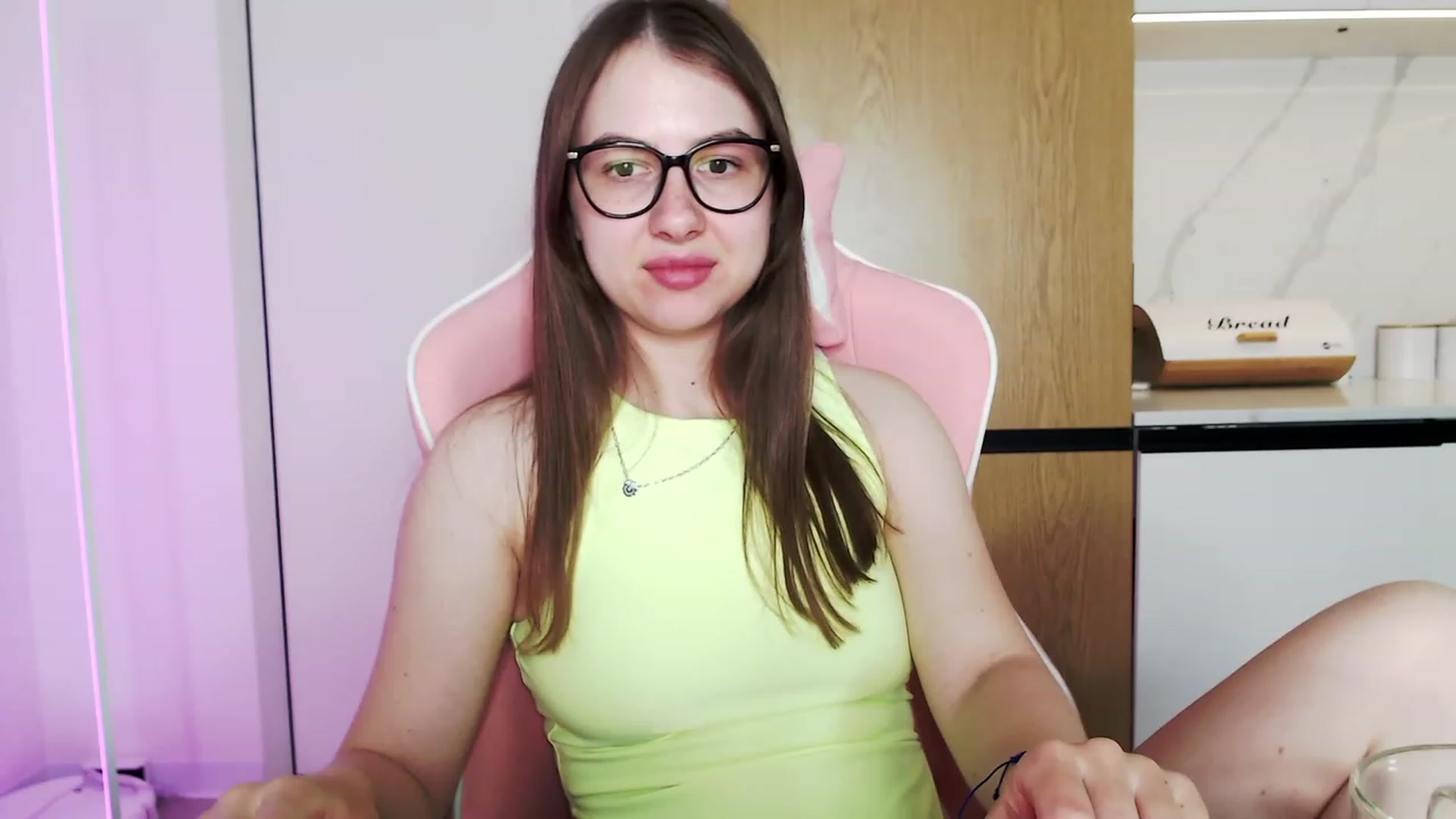 Gallery image thumbnail from Ma_Ry_Me's myfreecams stream on, 06/18/2023, 19:05 image 17 of 20