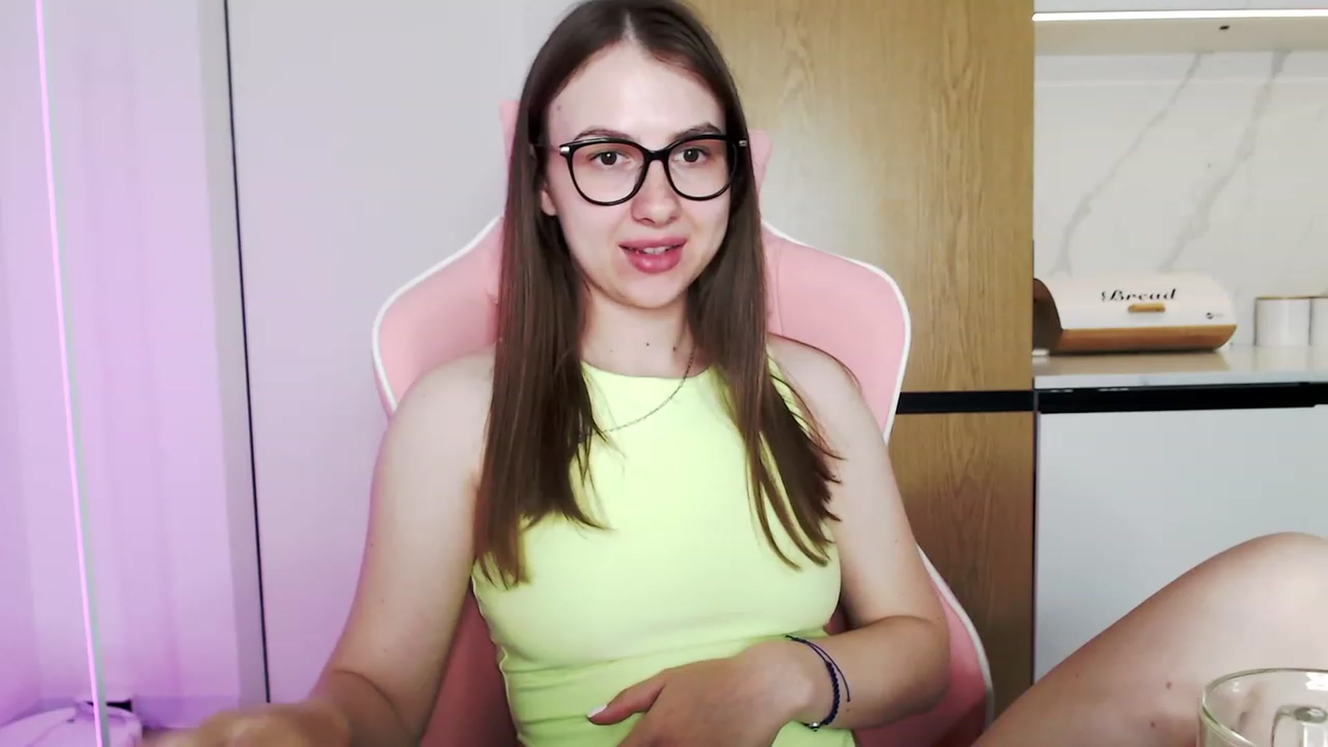 Gallery image thumbnail from Ma_Ry_Me's myfreecams stream on, 06/18/2023, 19:05 image 13 of 20