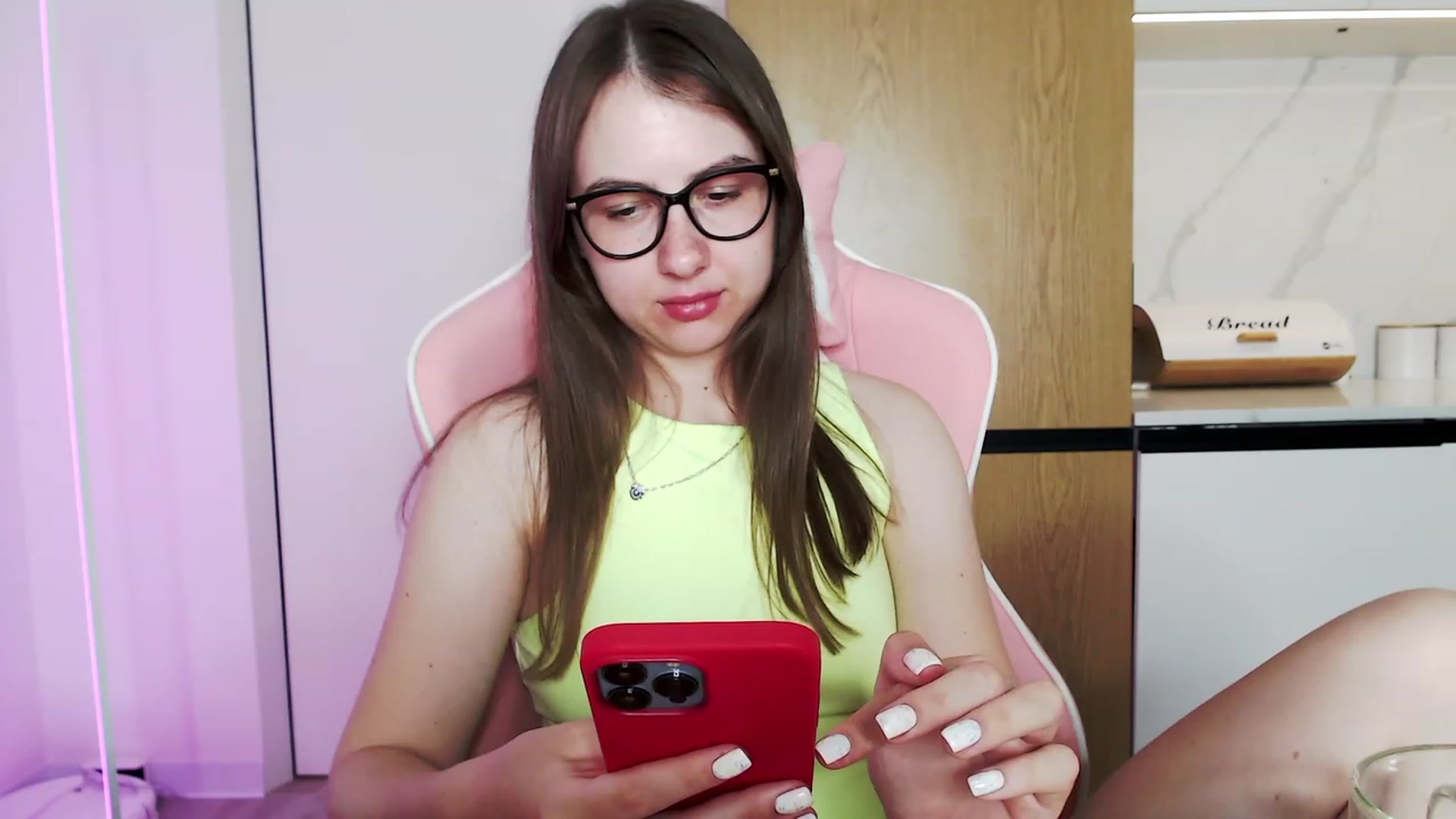 Gallery image thumbnail from Ma_Ry_Me's myfreecams stream on, 06/18/2023, 19:05 image 16 of 20