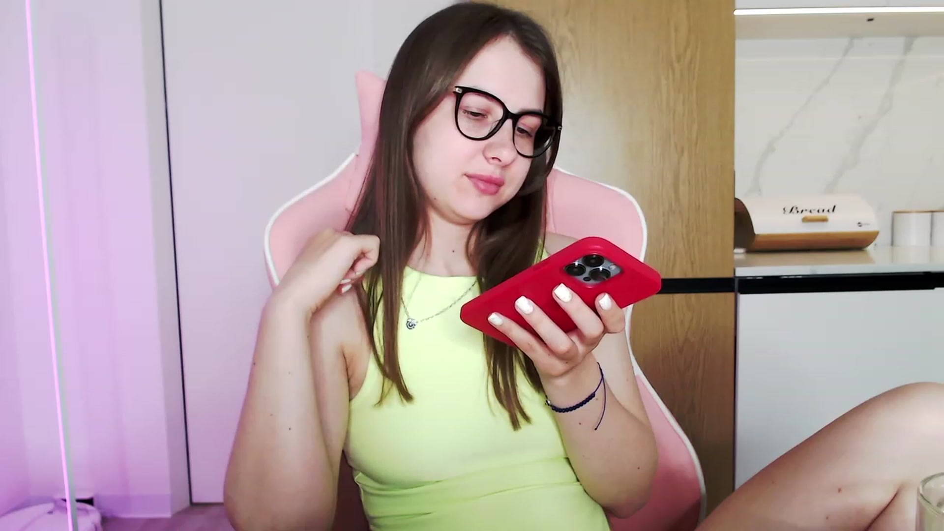 Gallery image thumbnail from Ma_Ry_Me's myfreecams stream on, 06/18/2023, 19:05 image 15 of 20
