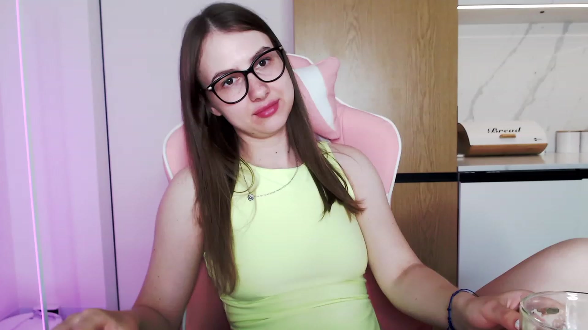Gallery image thumbnail from Ma_Ry_Me's myfreecams stream on, 06/18/2023, 19:05 image 4 of 20