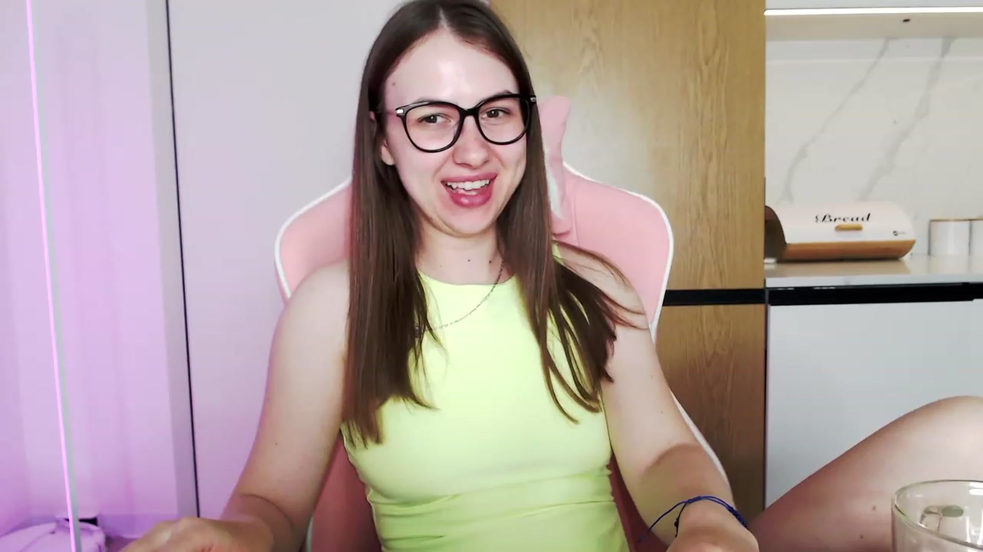 Gallery image thumbnail from Ma_Ry_Me's myfreecams stream on, 06/18/2023, 19:05 image 11 of 20