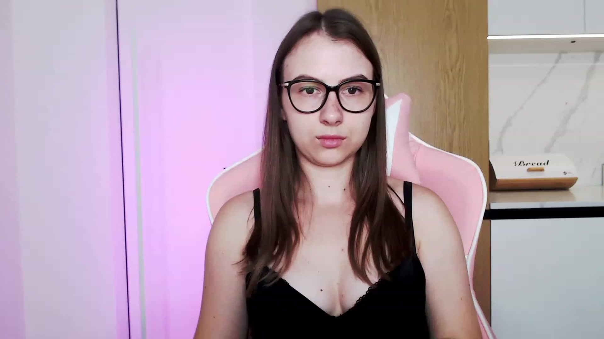 Gallery image thumbnail from Ma_Ry_Me's myfreecams stream on, 08/27/2023, 24:51 image 16 of 20