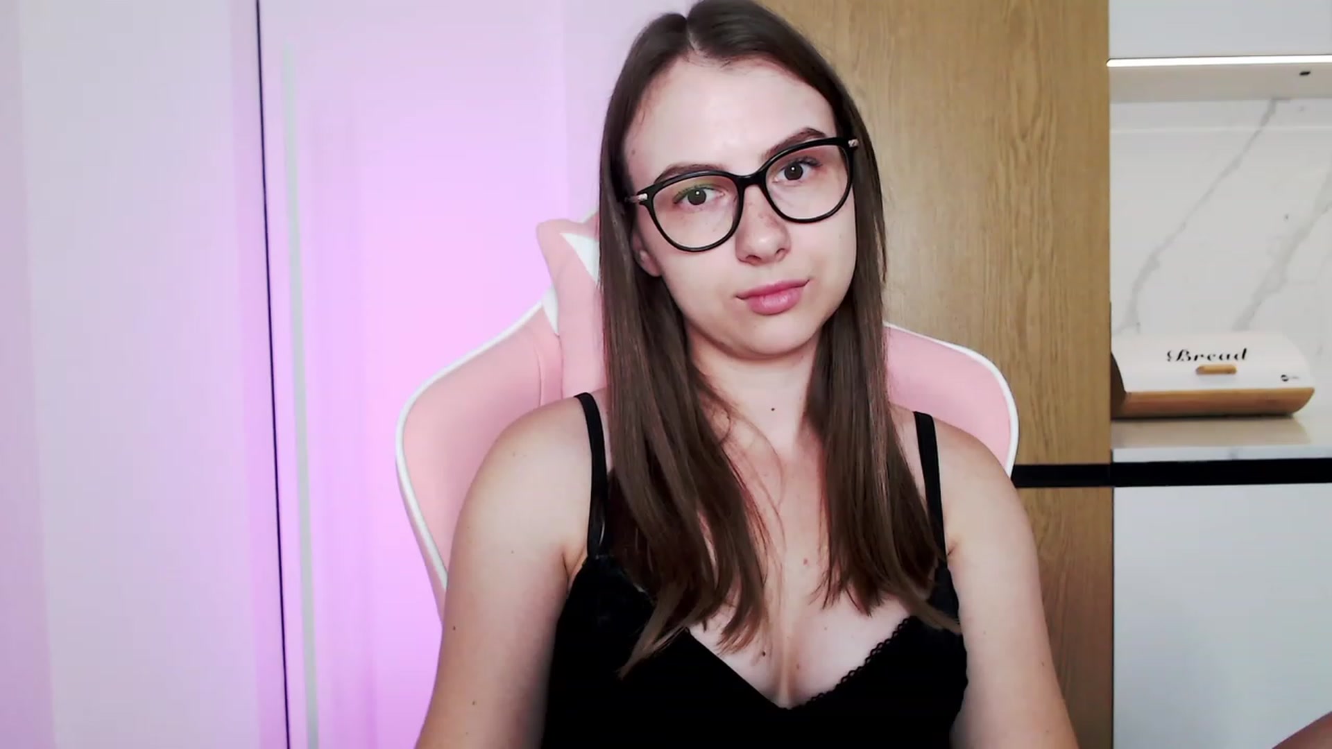 Gallery image thumbnail from Ma_Ry_Me's myfreecams stream on, 08/27/2023, 24:51 image 10 of 20