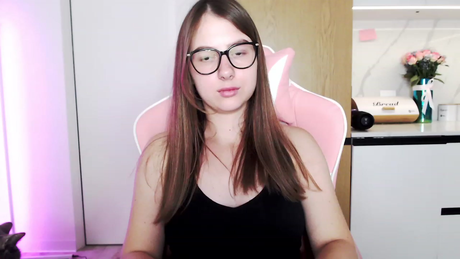 Gallery image thumbnail from Ma_Ry_Me's myfreecams stream on, 09/10/2023, 16:36 image 16 of 20