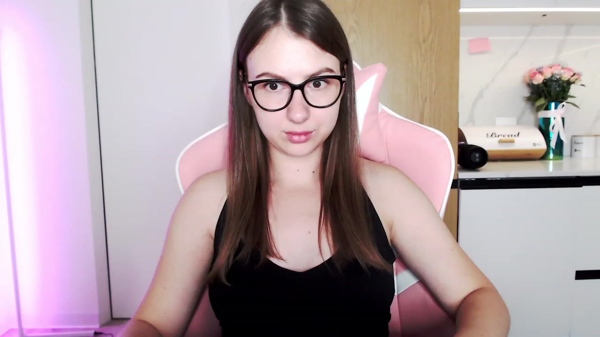 Gallery image thumbnail from Ma_Ry_Me's myfreecams stream on, 09/10/2023, 16:36 image 10 of 20