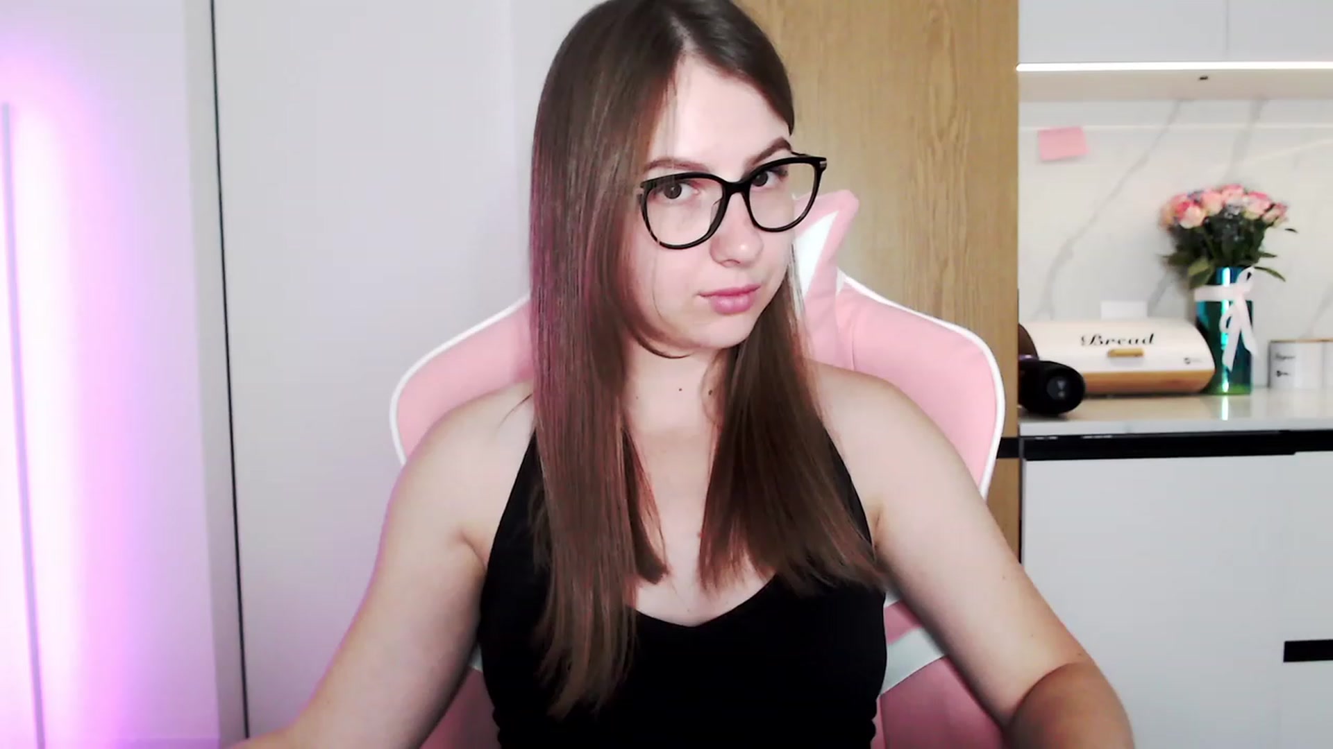 Gallery image thumbnail from Ma_Ry_Me's myfreecams stream on, 09/10/2023, 16:36 image 8 of 20