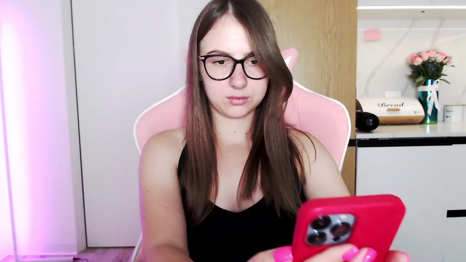 Gallery image thumbnail from Ma_Ry_Me's myfreecams stream on, 09/10/2023, 16:36 image 13 of 20